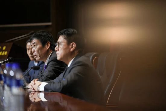 由著名作家东野圭吾畅销小说改编、韩杰导演、董韵诗监制、韩寒担任艺术指导的中国版同名电影《解忧杂货店》将于2017年12月29日全国上映